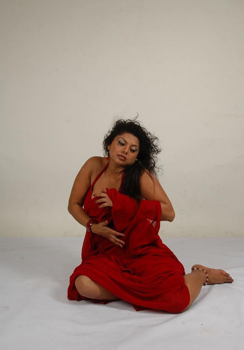 swathi varma ,armpit in red saree hot photoshoot